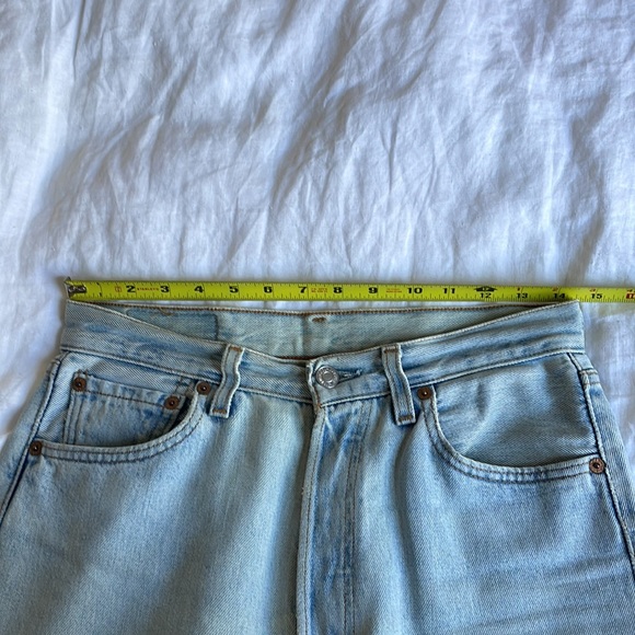 LEVI 501’S LIGHT WASH (aka ur lucky day) distressed straight leg W29 L30 - Picture 10 of 13